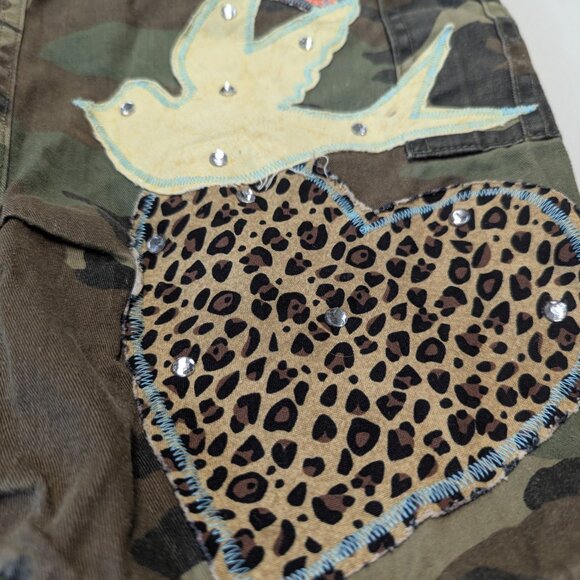 Rothco Size XS Camo Cargo Cropped Pants With Decorative Patches - Picture 14 of 16